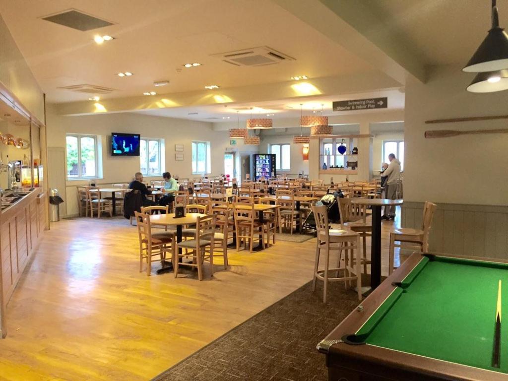 Mamacecilas Hotel Morecambe Bagian luar foto